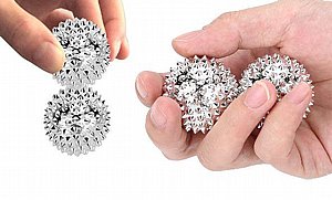 זוג כדורי עיסוי קוצים מגנטיים, קוטר 3.2 ס"מ זוג כדורי עיסוי קוצים מגנטיים, קוטר 3.2 ס"מ